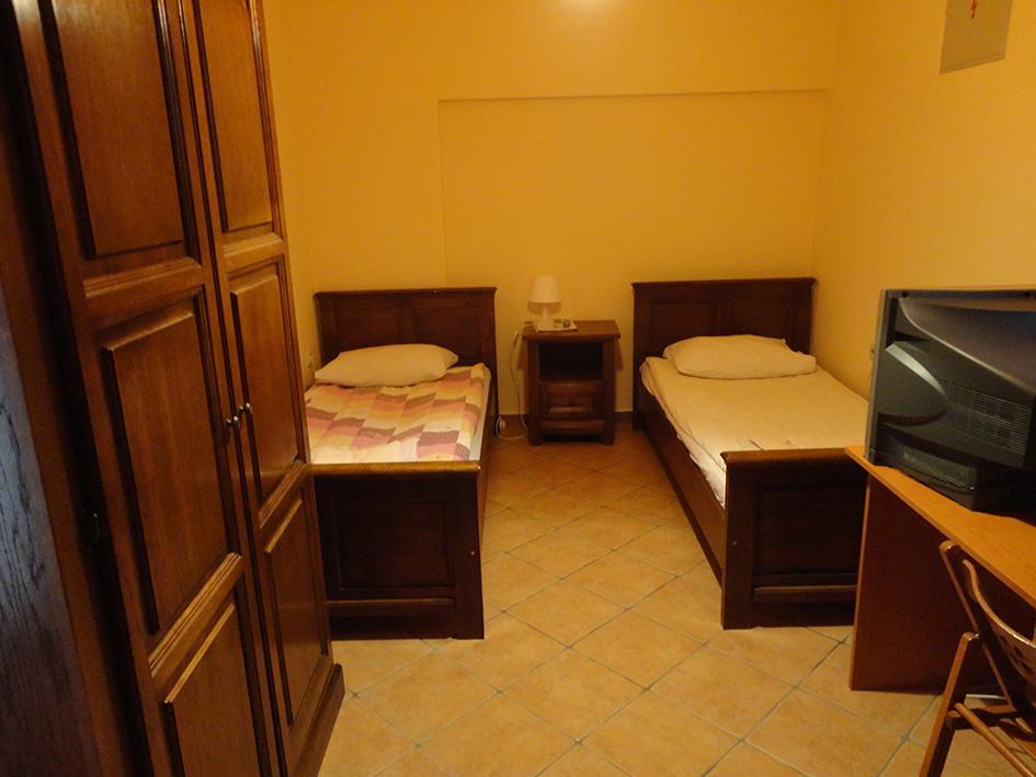 Bed and Breakfast Prenociste "Magnus" Славонський Брод Екстер'єр фото